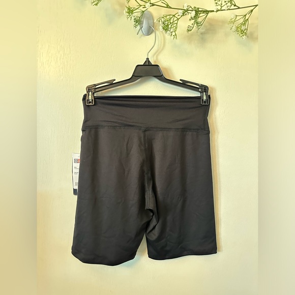 NWT 32 Degrees cool| Biker short - Picture 2 of 5